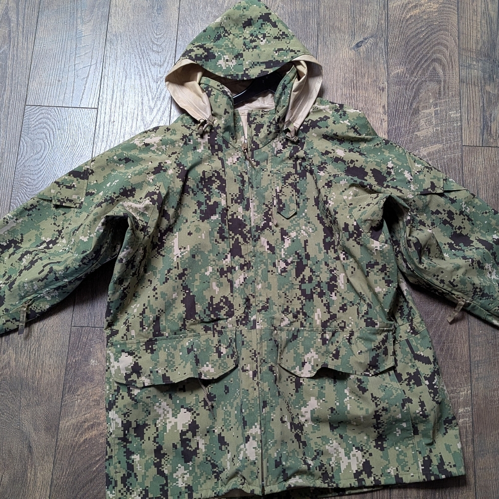 U.S. Navy type III working parka men’s Large Regular, like new